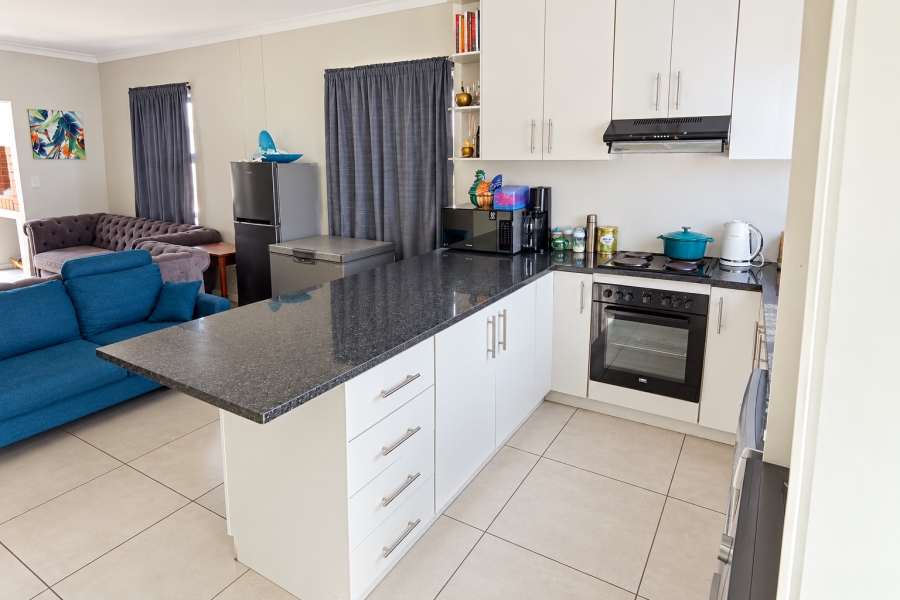 3 Bedroom Property for Sale in Peerless Park North Western Cape